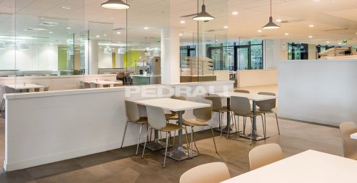 Стул пластиковый Babila белый/песочный