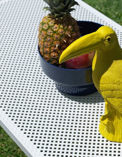 Столик пластиковый журнальный Net Table 100 белый