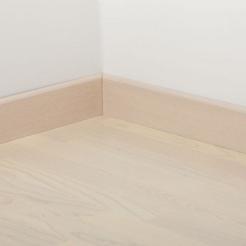 Плинтус шпонированный Tarkett Дуб Скандинавский 80х20 мм