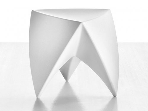 Столик-пуф пластиковый Mr. Lem